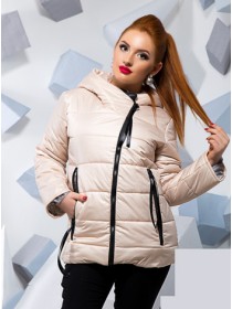 Жіноча куртка з капюшоном на осінь